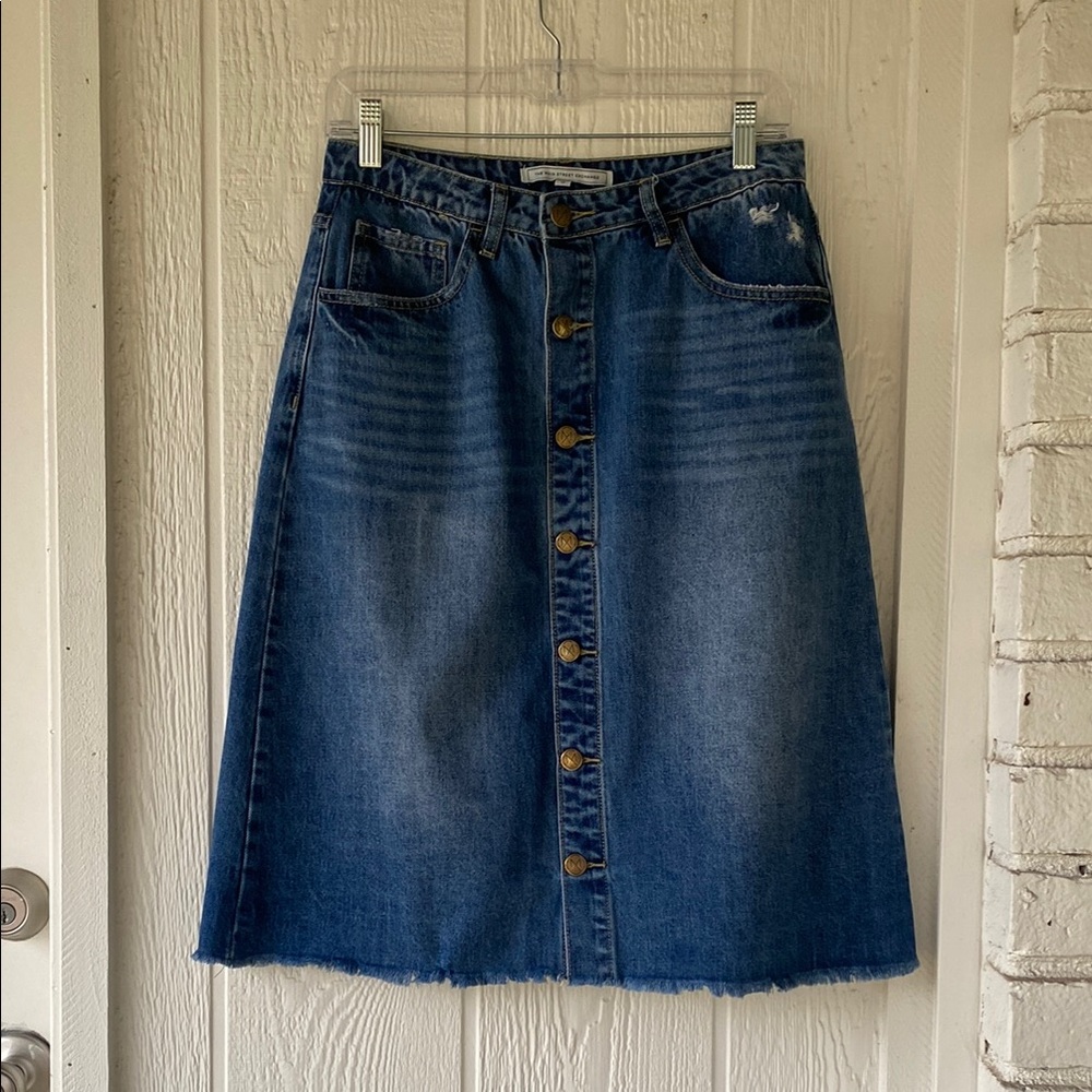 The Mainstreet Exchange Apparel denim button down skirt